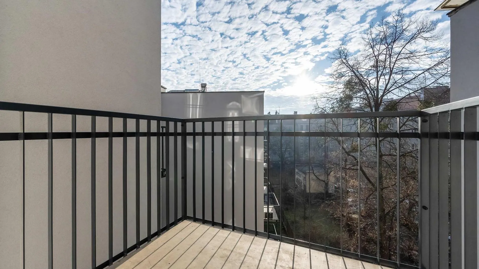 Reja Sunny Apartment With Parking Wroclaw By Noclegi Renters Polónia