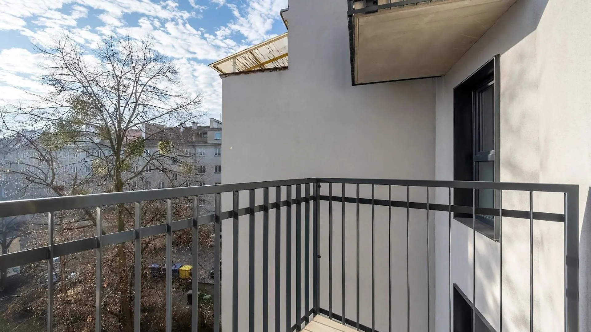 Reja Sunny Apartment With Parking Wroclaw By Noclegi Renters